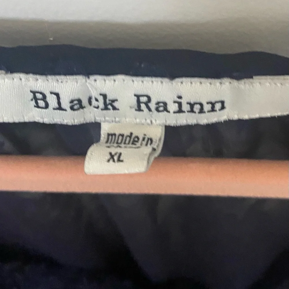 Black Rainn blouse - Picture 2 of 3